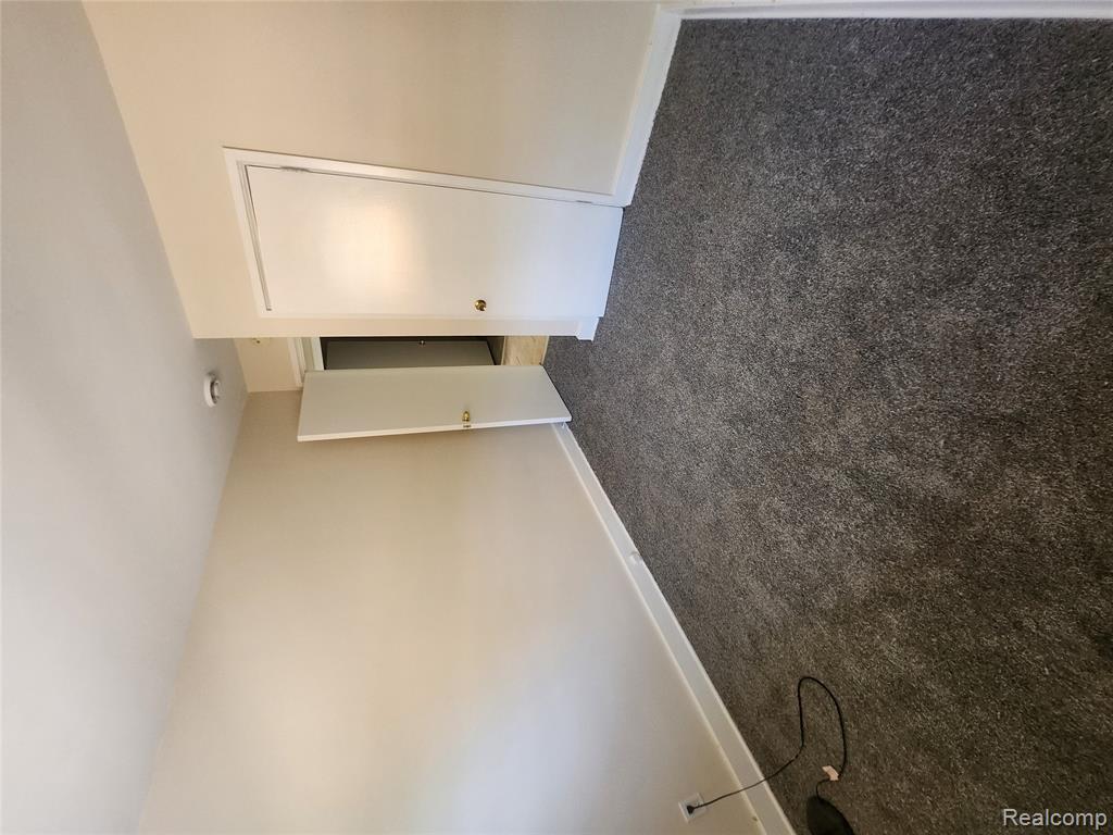 6878 Drexel Street, Dearborn Heights, MI 48127 — Photo 9