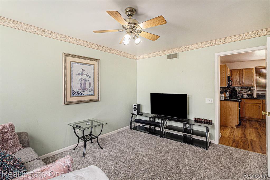 7806 PAINT CREEK Drive, Ypsilanti, MI 48197 — Photo 8