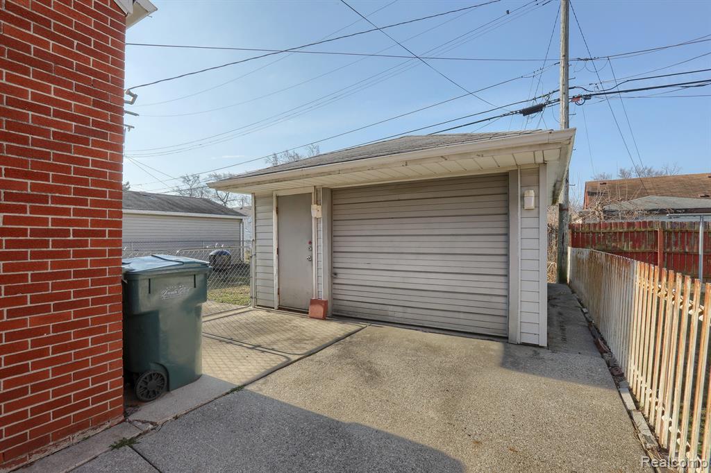 539 FARNHAM Avenue, Lincoln Park, MI 48146 — Photo 28