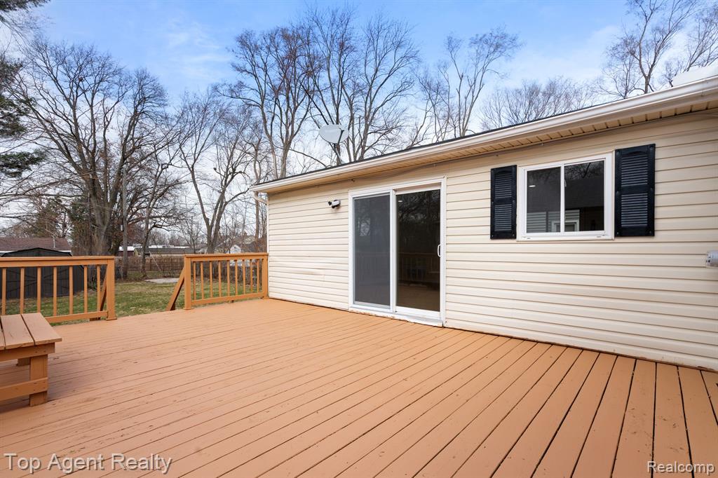 3986 BEECHGROVE Drive, Waterford, MI 48328 — Photo 19