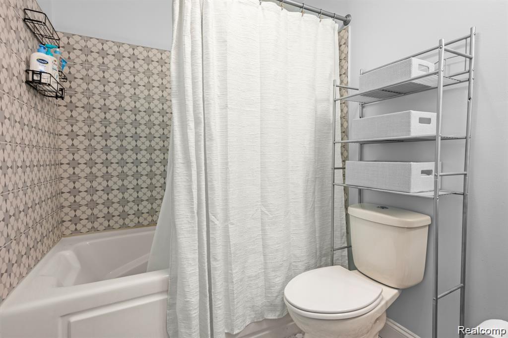 1468 Sauk Lane, Saginaw, MI 48638 — Photo 21