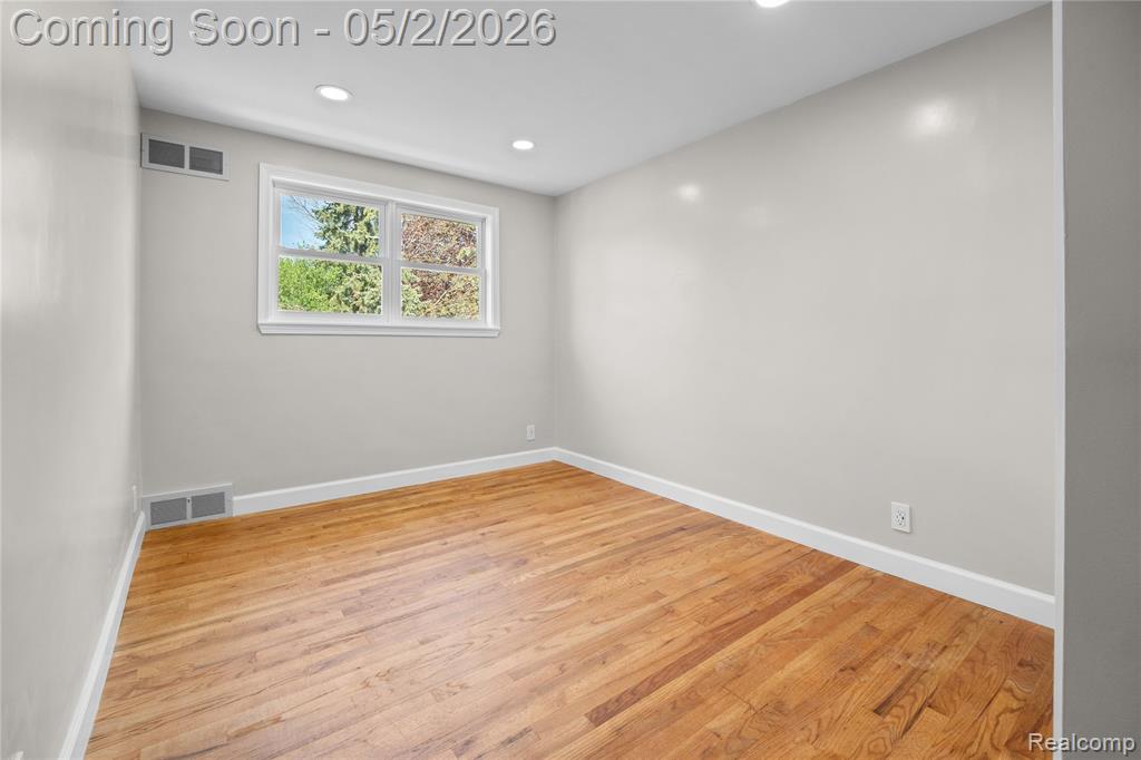 5 Snow Court, Dearborn, MI 48124 — Photo 25