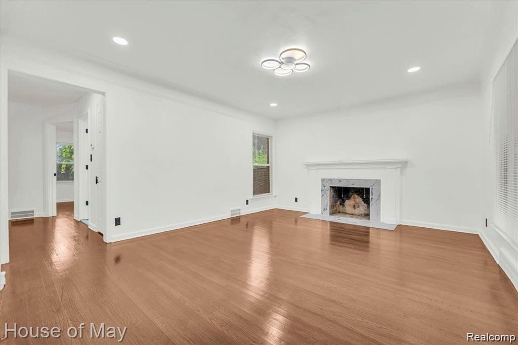 4702 YORKSHIRE Road, Detroit, MI 48224 — Photo 2