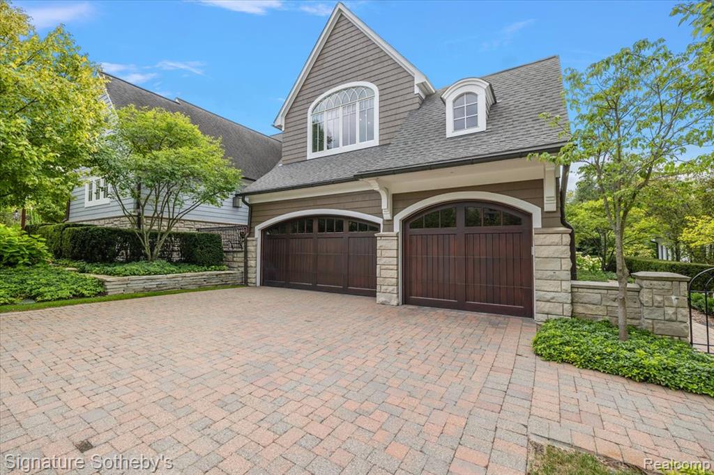 200 Woodland Villa Court, Birmingham, MI 48009 — Photo 2