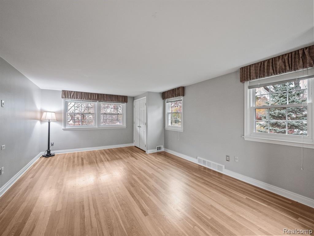 5707 WOODWIND Drive, Bloomfield Hills, MI 48301 — Photo 33