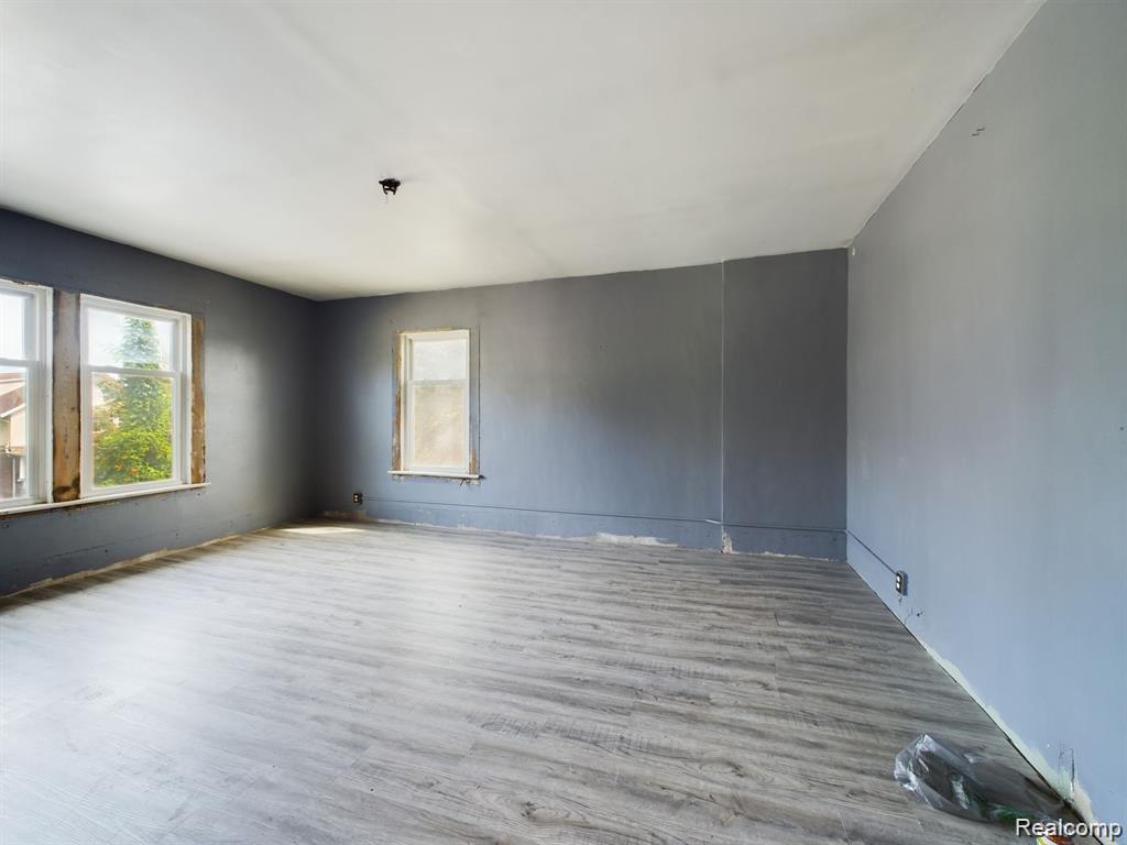 821 M L King Avenue, Flint, MI 48503 — Photo 46