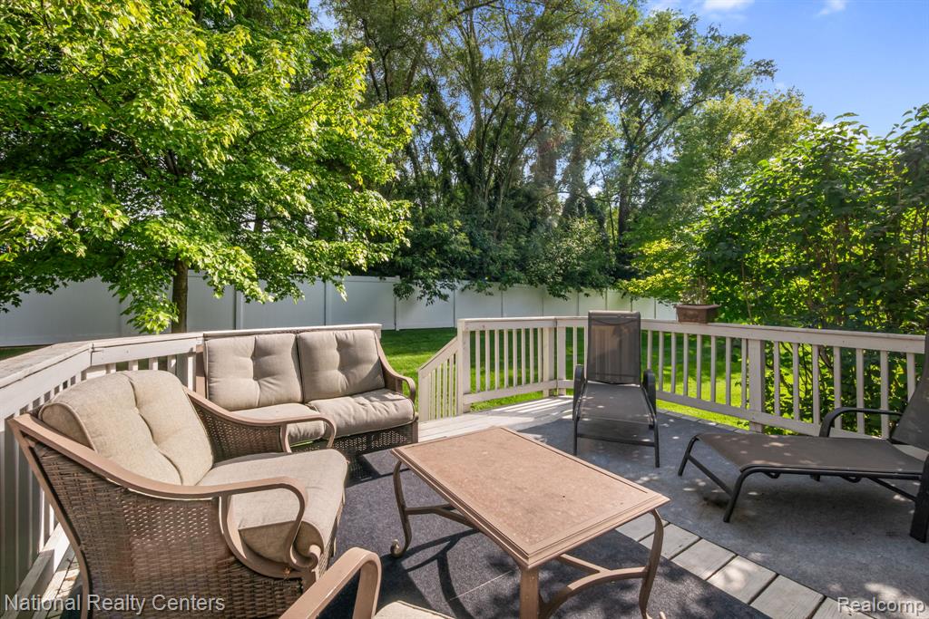 8019 Springdale Drive, White Lake, MI — Photo 22
