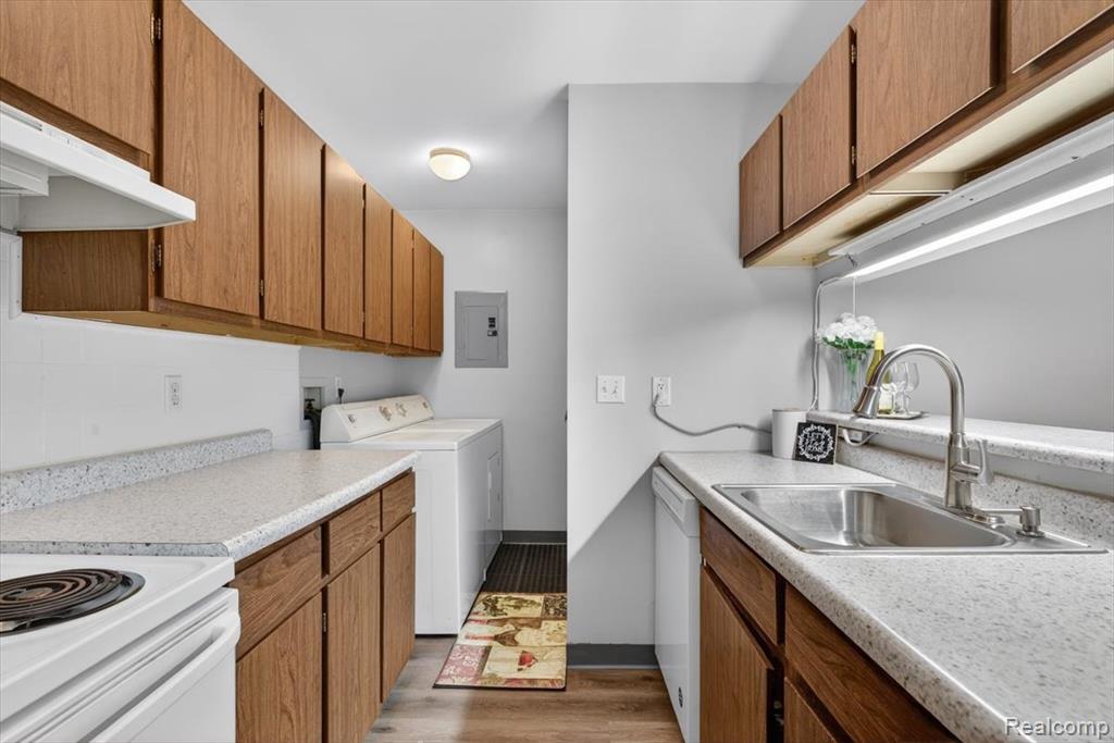 3121 Sunnyside Court, Lake Orion, MI — Photo 13