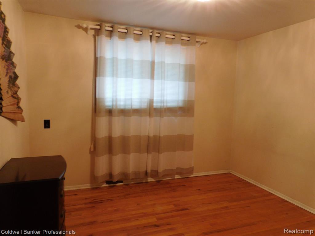 5244 Folkstone Drive, Troy, MI 48085 — Photo 17
