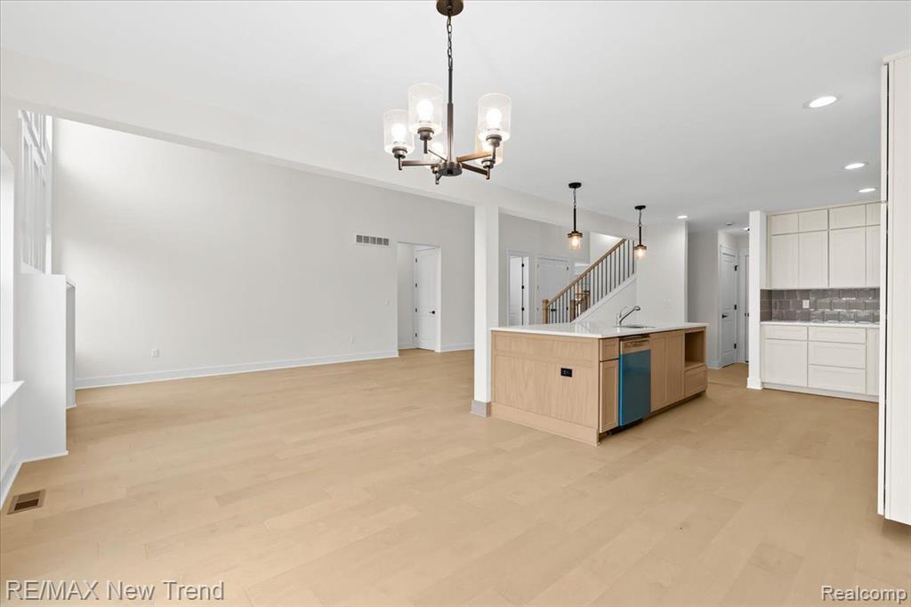7833 Trailside Court, West Bloomfield, MI 48323 — Photo 13