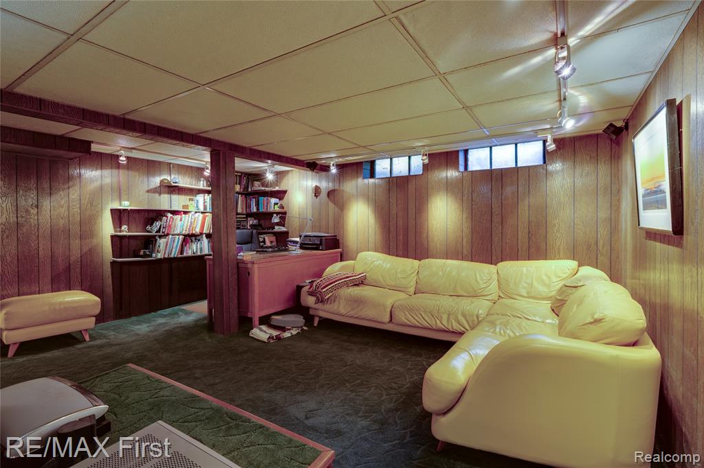 815 Oakridge, Ferndale, MI 48220 — Photo 29