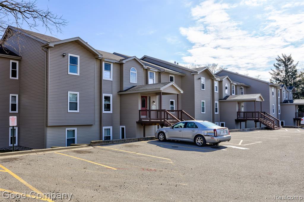 4910 HARBOR POINT Drive, 3, Waterford, MI 48329 — Photo 31