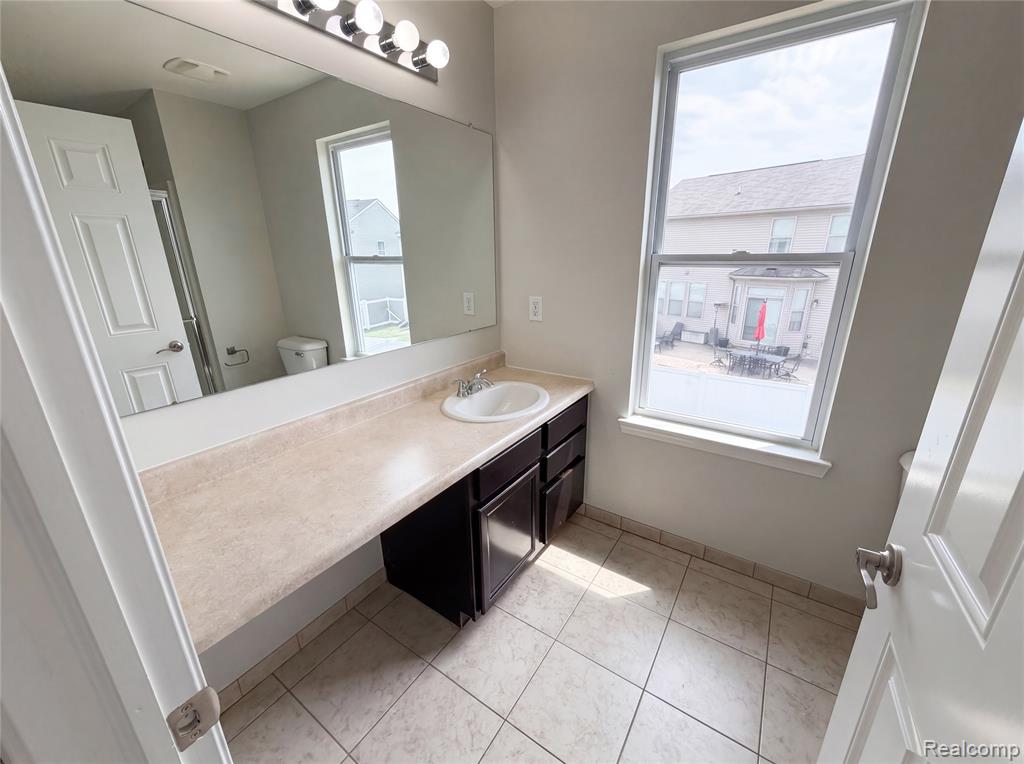 42824 Greystone Drive, Sterling Heights, MI 48313 — Photo 20