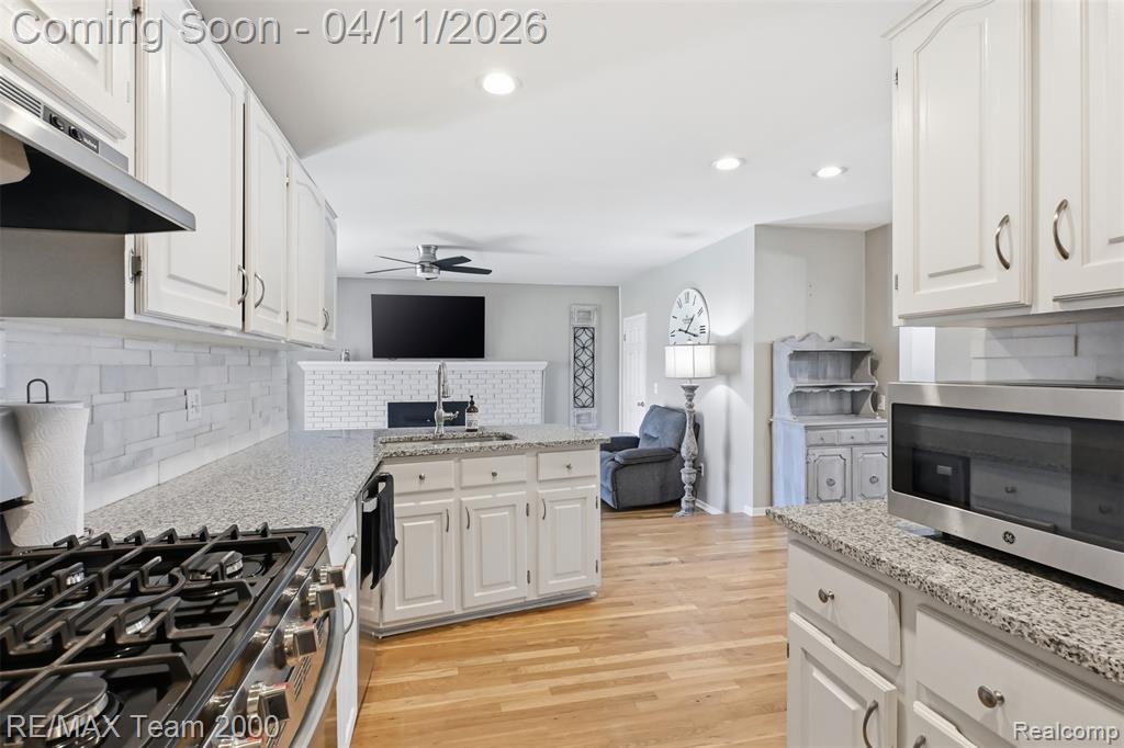 43800 Simsbury Street, Canton, MI 48187 — Photo 11