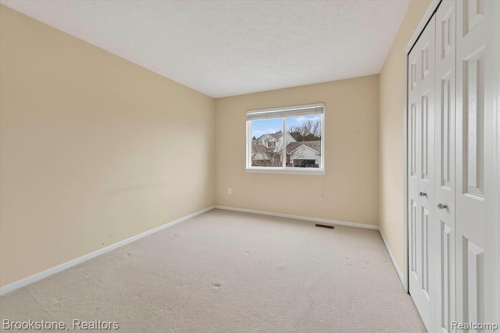 986 Spirea, 44, Howell, MI 48843 — Photo 21