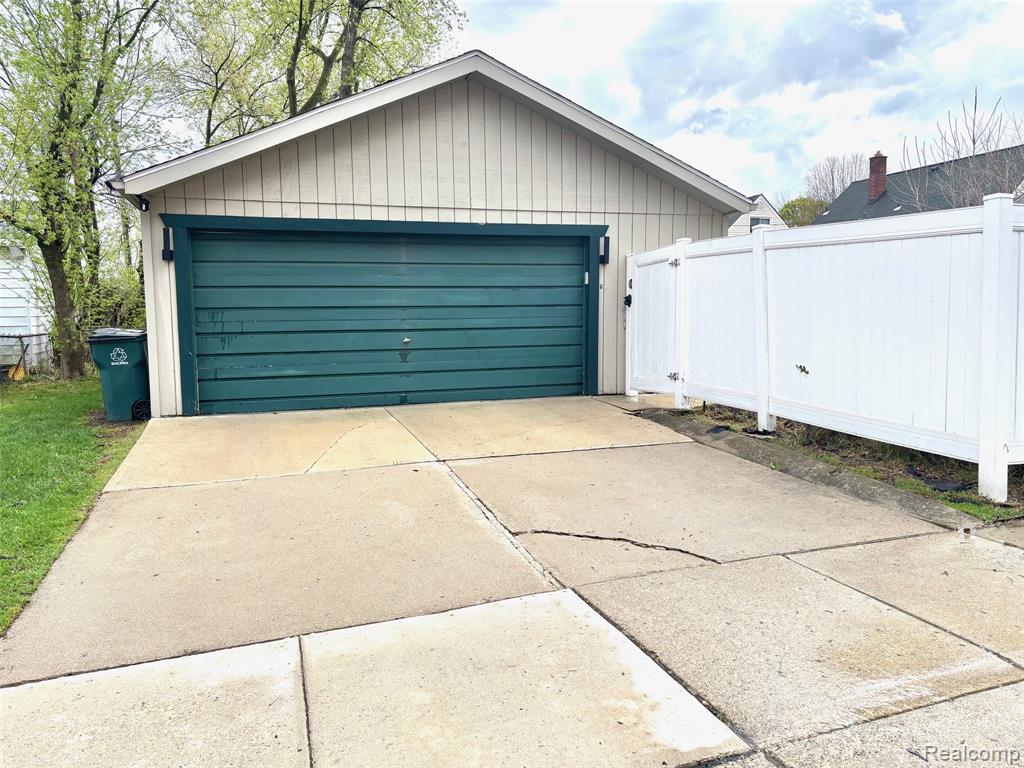 505 S Chocolay Avenue, Clawson, MI — Photo 31