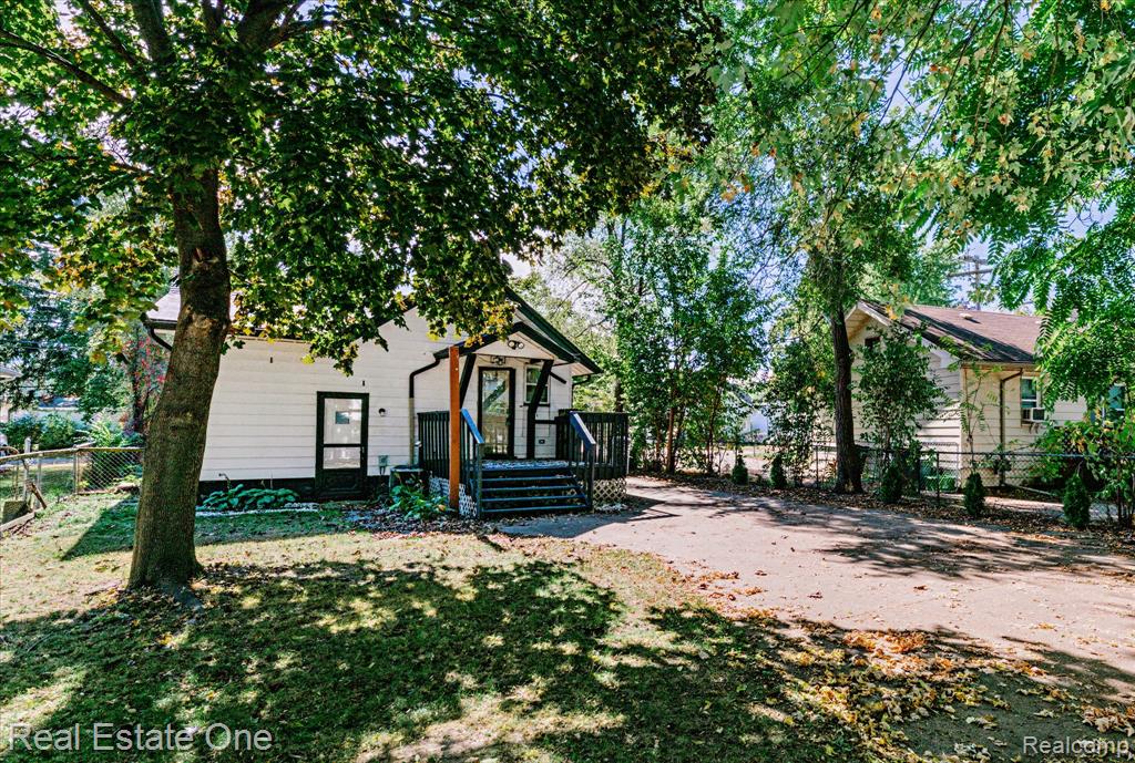 2918 Nagle Court, Keego Harbor, MI 48320 — Photo 29
