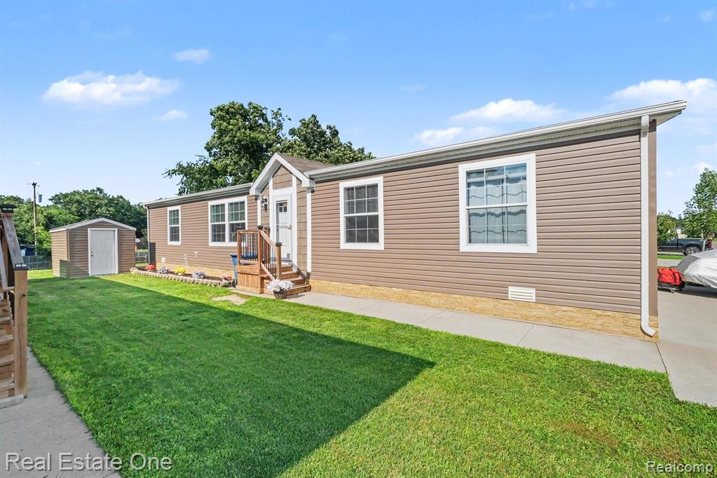 6548 Prince Blvd, Fenton, MI 48430 — Photo 2