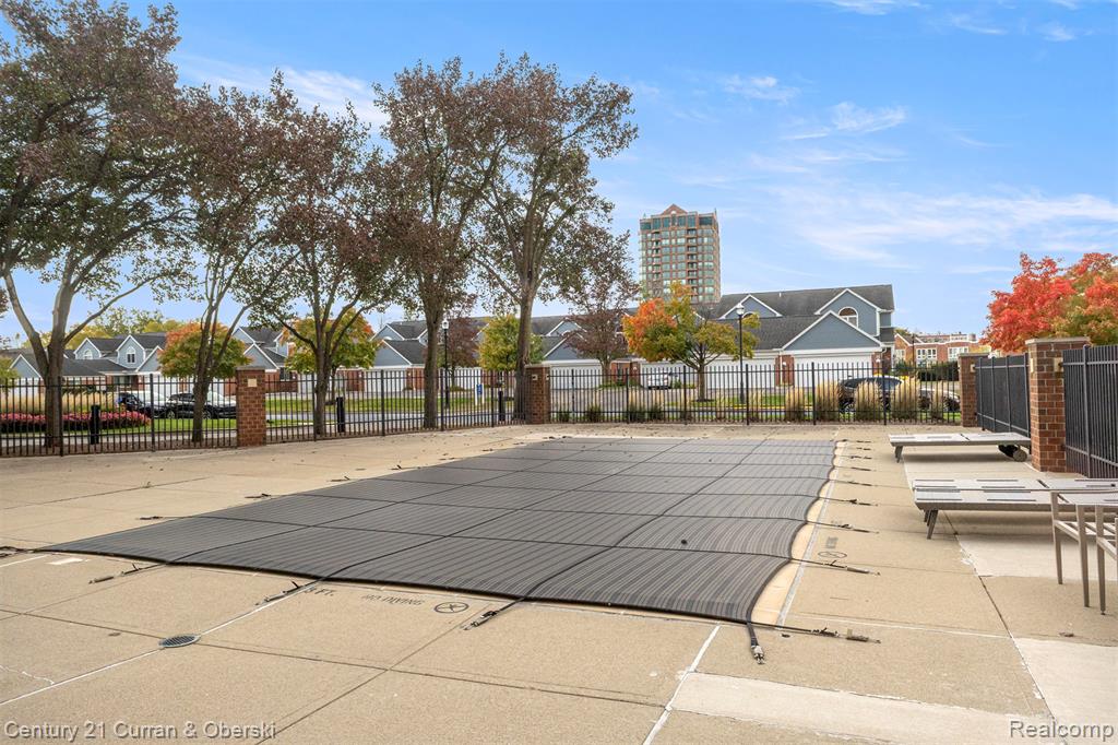 250 E Harbortown Drive, 708, Detroit, MI 48207 — Photo 33