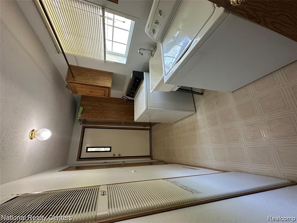 8049 Mckinley Road, Clay, MI 48001 — Photo 12