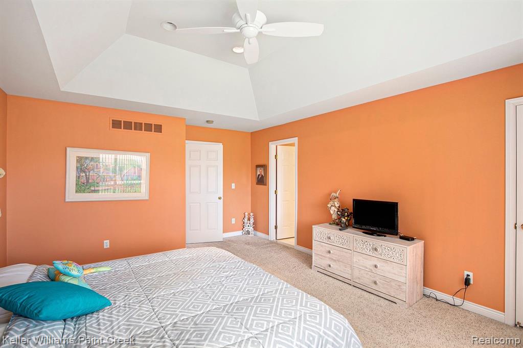 54660 BERRYFIELD Drive, Macomb, MI 48042 — Photo 12