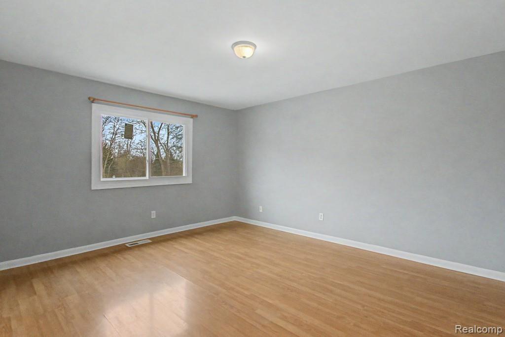5394 Pond Bluff Drive, West Bloomfield, MI 48323 — Photo 26