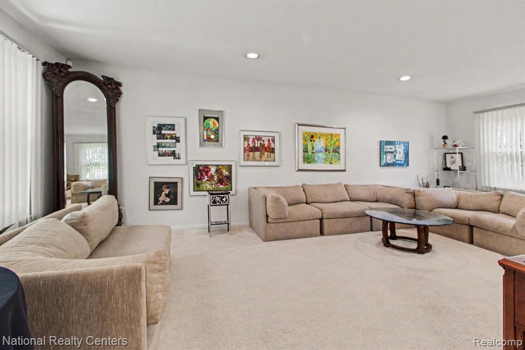 5535 Pembury Lane, West Bloomfield, MI — Photo 4