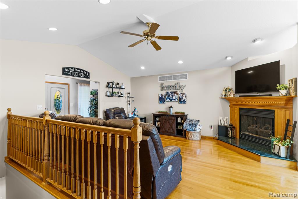 8460 Maurice Lane, Flushing, MI 48433 — Photo 8