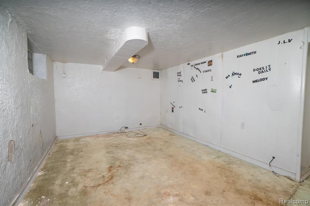 16176 TRACEY Street, Detroit, MI 48235 — Photo 19
