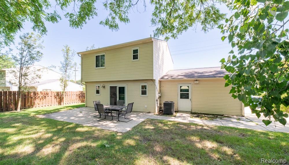 1034 Parkway, Waterford, MI 48328 — Photo 28