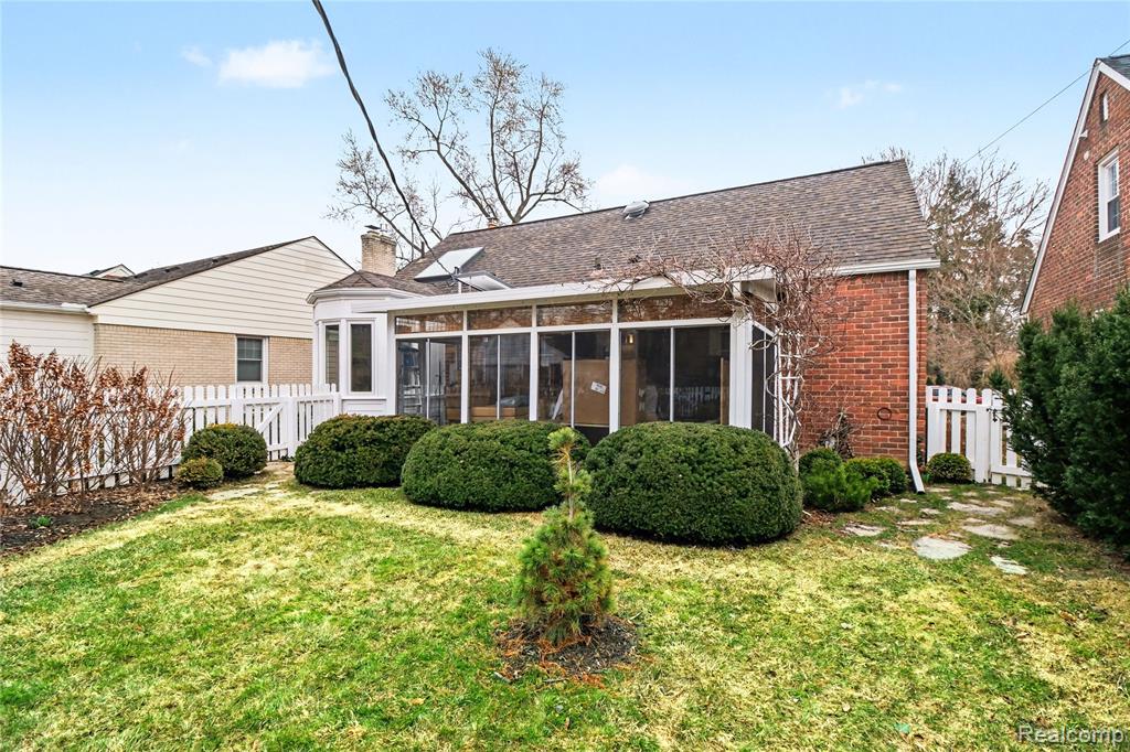 38 Maplefield Road, Pleasant Ridge, MI — Photo 22