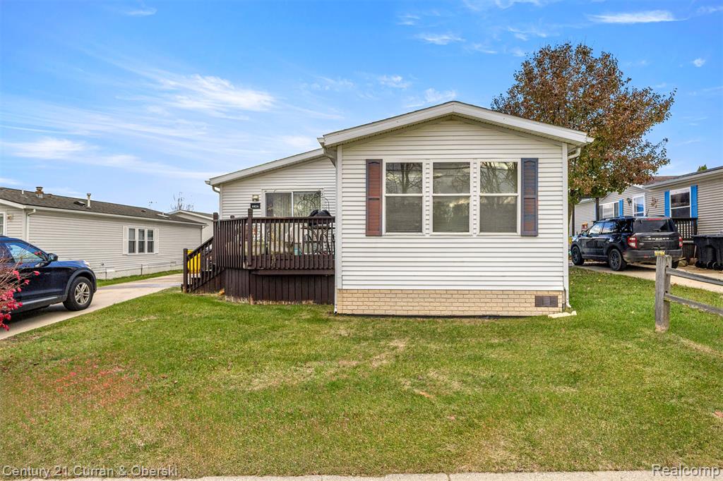 9824 Hathaway Drive, Northville, MI 48167 — Photo 2