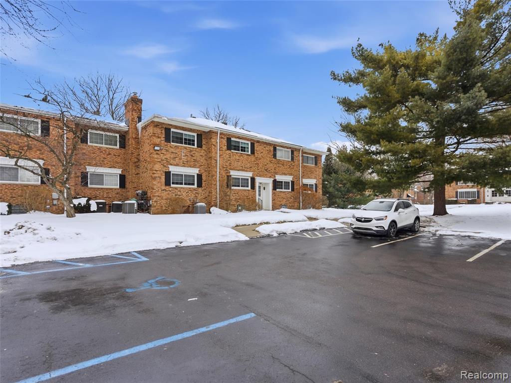 607 E Fox Hills E Drive, Bloomfield Hills, MI 48304 — Photo 26