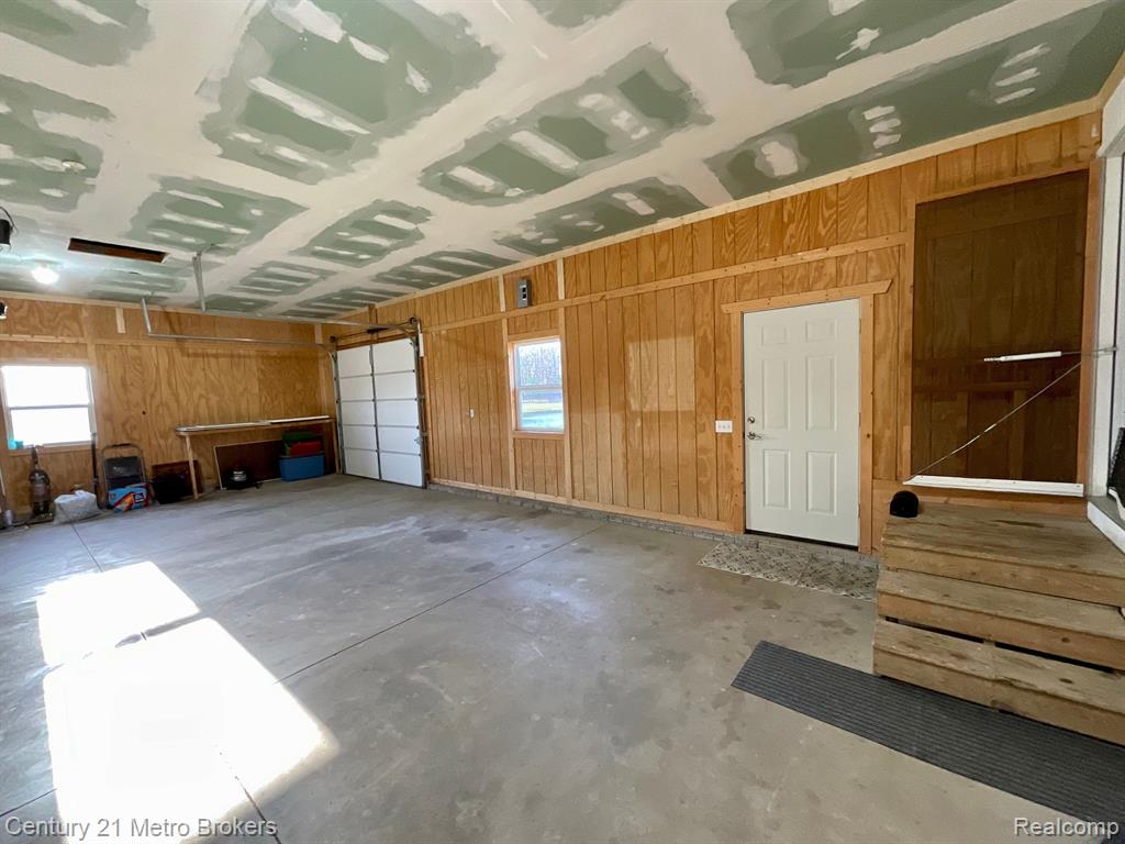 8228 CALKINS Road, Flint, MI 48532 — Photo 38