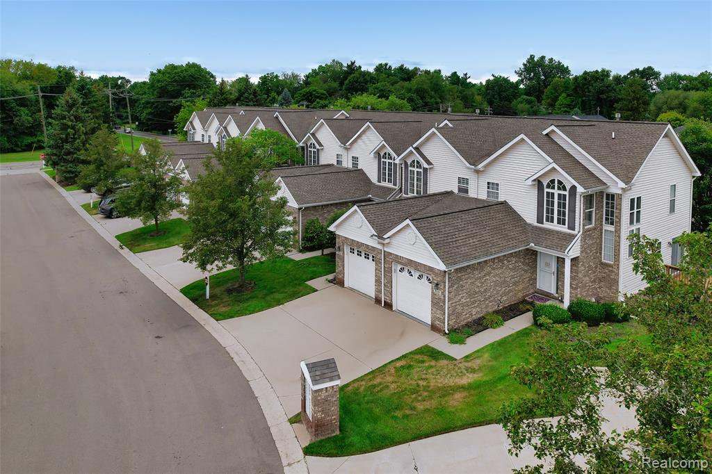 834 Natures Cove Court, Wixom, MI — Photo 5