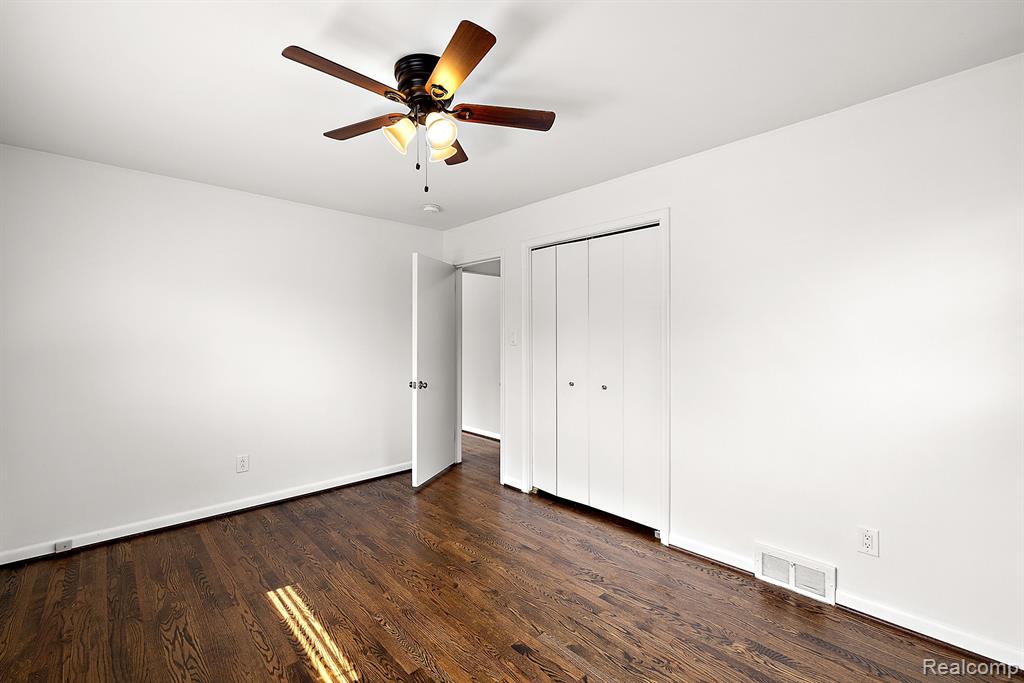 4126 BERKSHIRE Road, Royal Oak, MI 48073 — Photo 17
