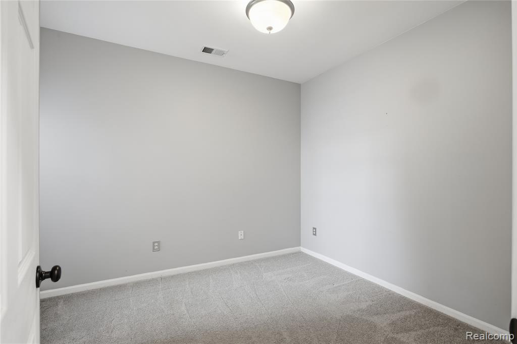 526 Red Oak Court, Walled Lake, MI 48390 — Photo 30