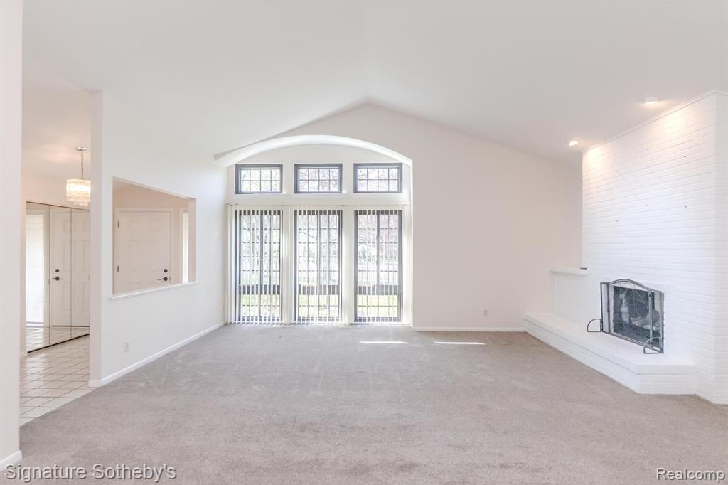6015 PEBBLE LANE, West Bloomfield, MI — Photo 3
