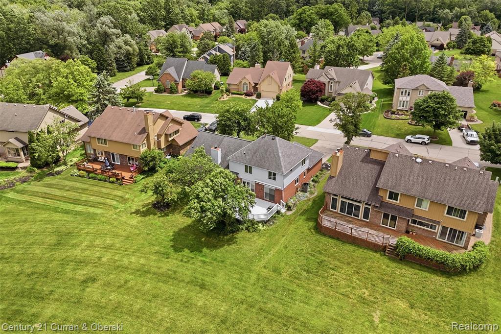 30785 Mystic Forest Drive, Farmington, MI 48331 — Photo 33