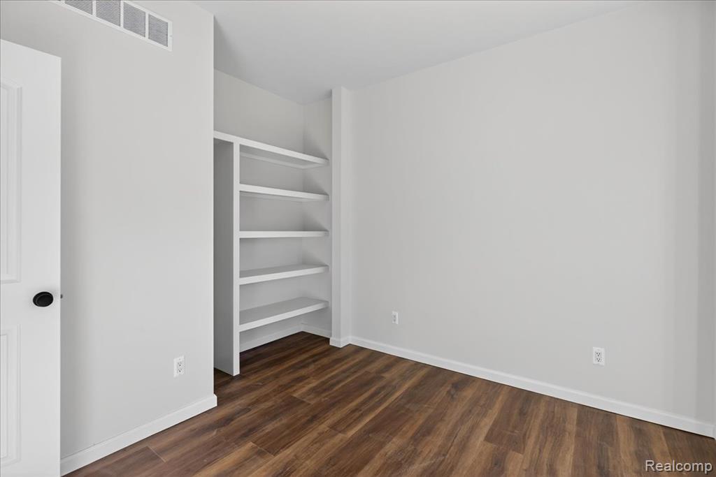7460 Village Court, Davisburg, MI 48350 — Photo 10