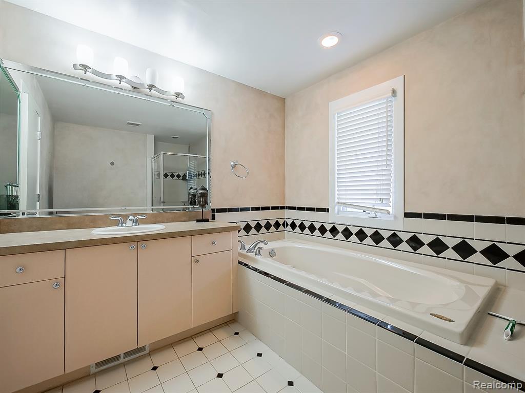 6310 Branford Drive, West Bloomfield, MI — Photo 57