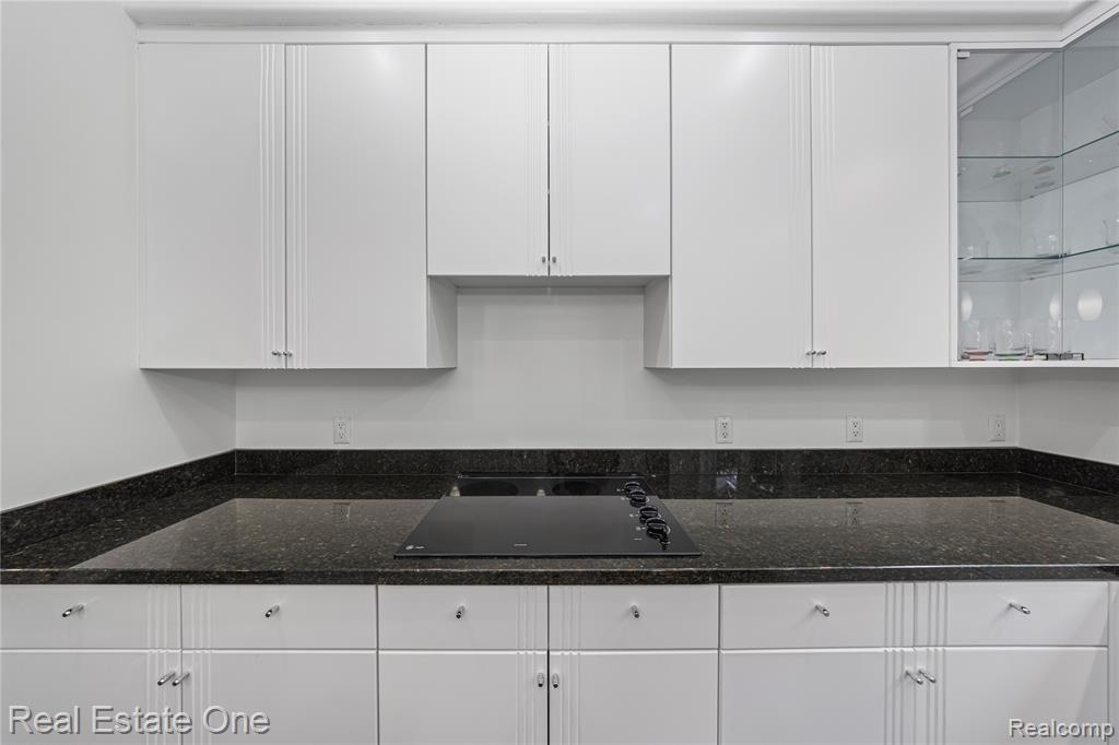 6570 Alden Drive, West Bloomfield, MI 48324 — Photo 15