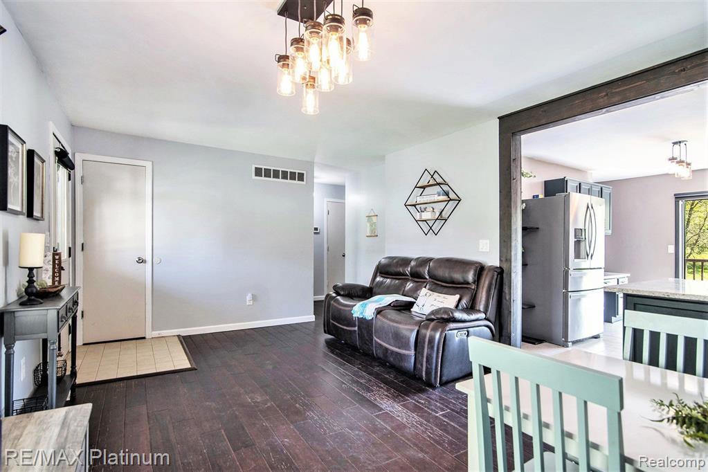 3687 STEINACKER Road, Howell, MI 48855 — Photo 4