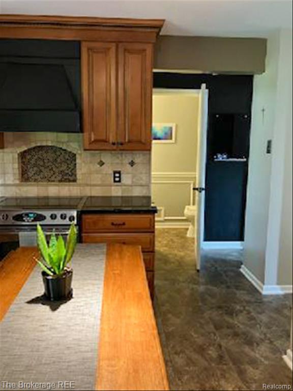 4449 Brighton Drive, Grand Blanc, MI 48439 — Photo 30