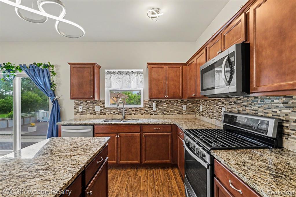 4339 Pebble Creek Boulevard, Grand Blanc, MI 48439 — Photo 11