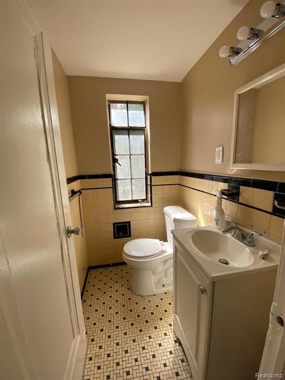 8063 YOLANDA Street, Detroit, MI 48234 — Photo 8