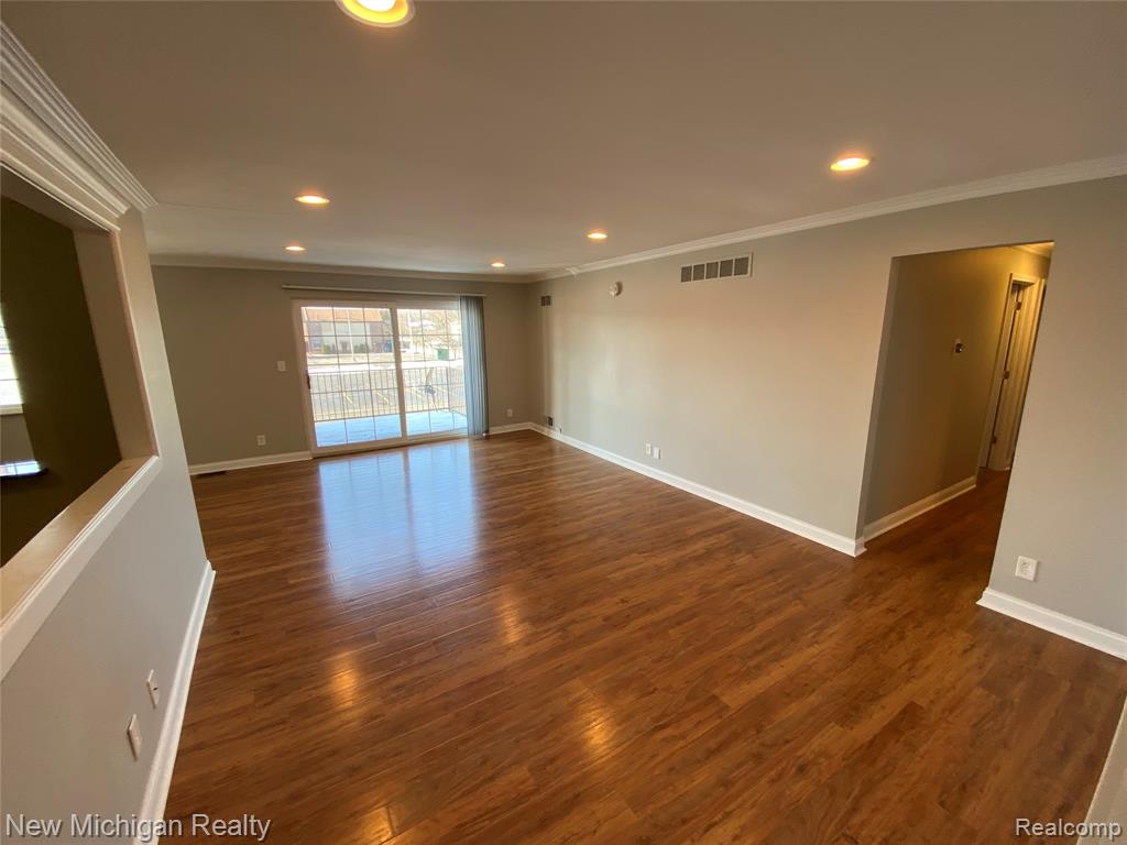 6157 ORCHARD LAKE RD APT 201, West Bloomfield, MI — Photo 5