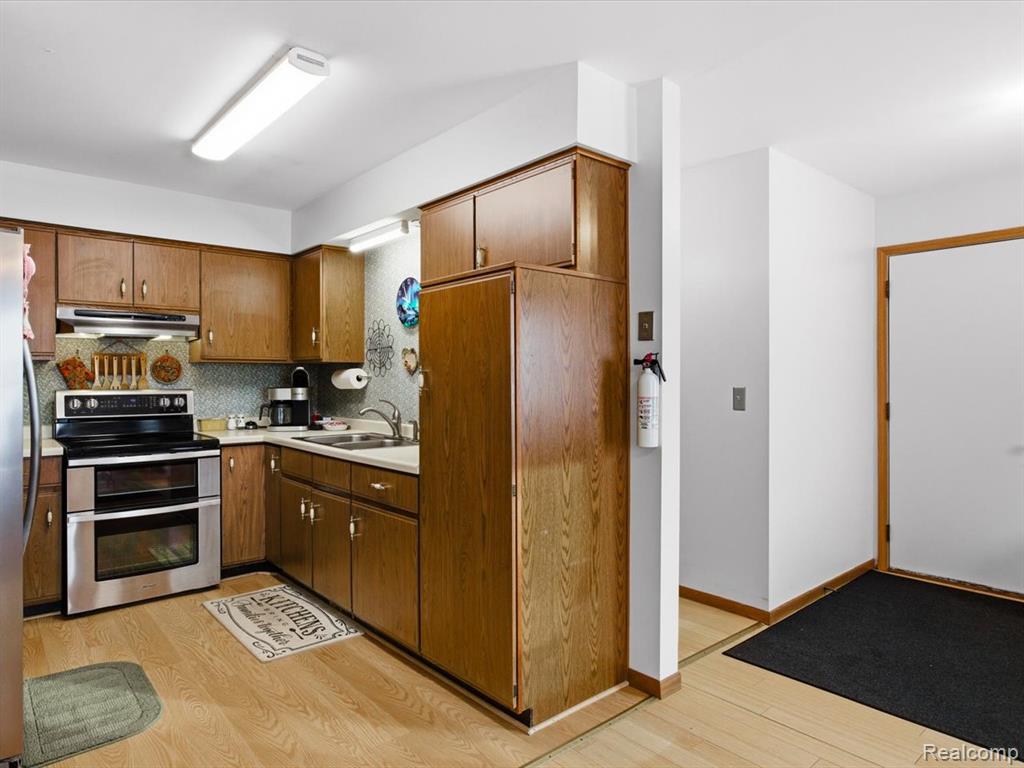 4008 Keewahdin, Fort Gratiot, MI 48059 — Photo 11