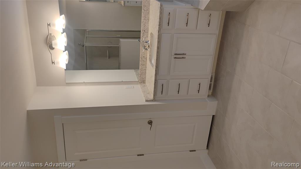 50654 Scarborough Road, Canton, MI 48188 — Photo 16