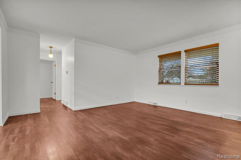 4460 Bristolwood Drive, Flint, MI 48507 — Photo 6